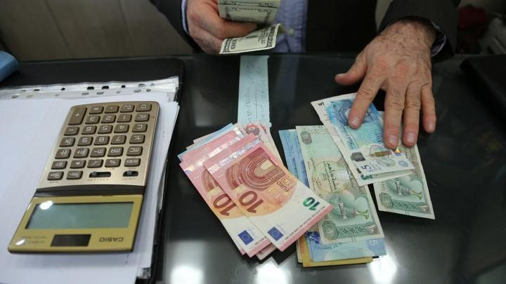 Price of 12 foreign currencies up in Iran, officially