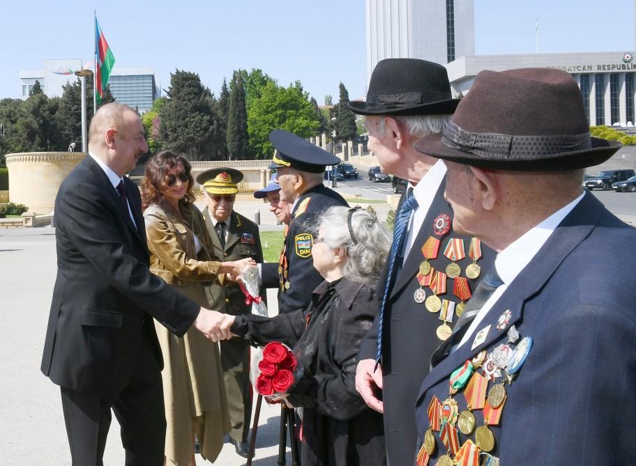 President Ilham Aliyev, First Lady Mehriban Aliyeva attend ceremony to mark May 9 - Victory Day in Baku