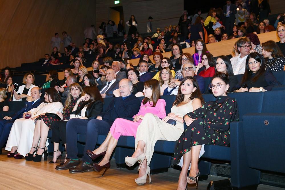 First VP Mehriban Aliyeva attends "With love to Azerbaijan" concert [PHOTO]
