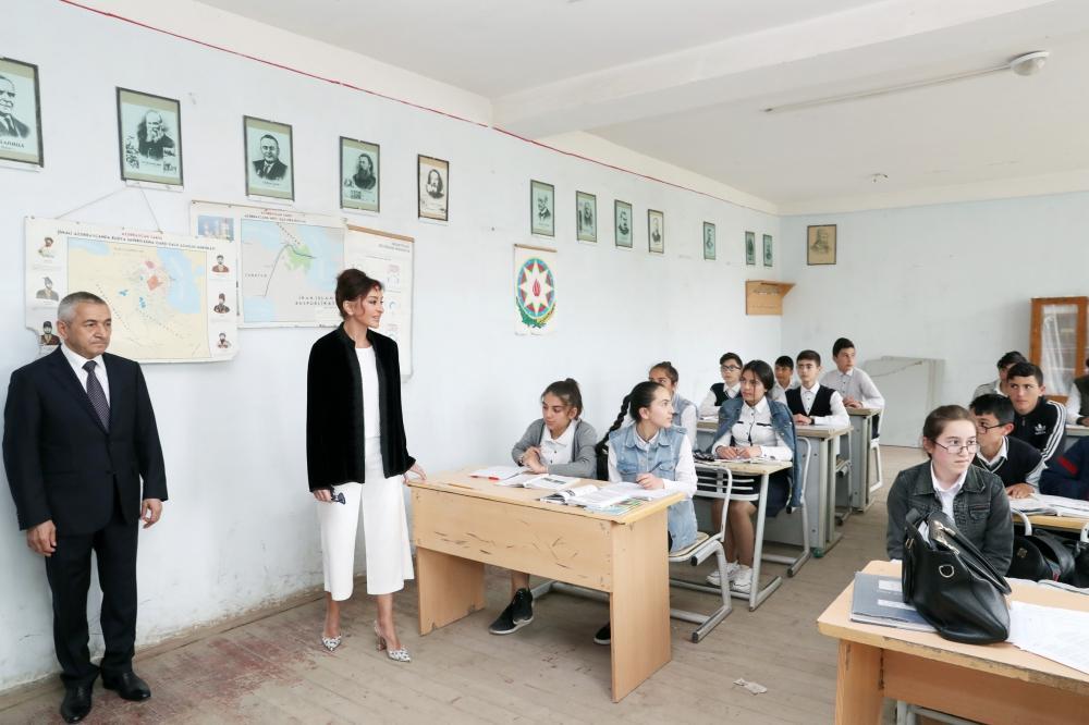 First VP Mehriban Aliyeva visits school in Kurdakhani settlement [PHOTO]