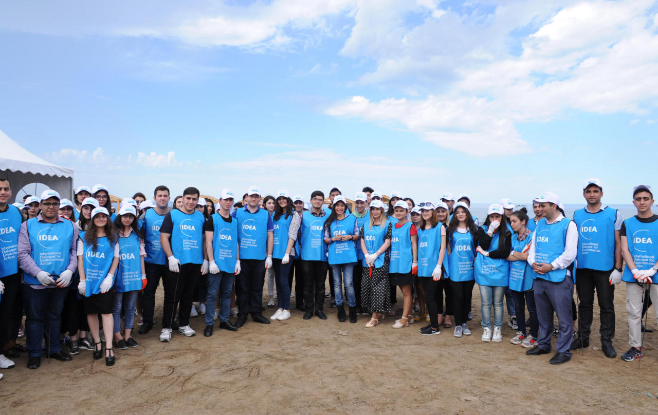 Around 100 volunteers join clean-up action in Novkhani [PHOTO]