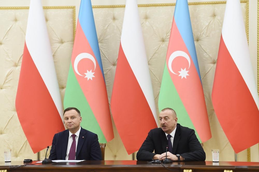 Azerbaijani, Polish presidents make press statements [UPDATE]