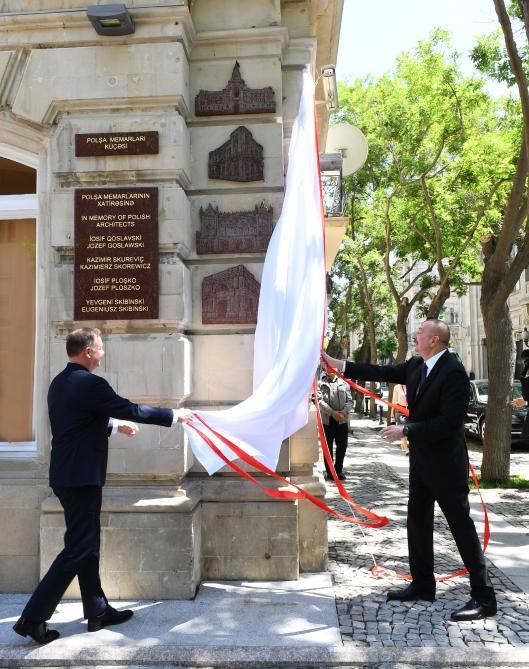 Azerbaijani, Polish presidents unveil memorial plaques commemorating Polish architects in Baku [PHOTO]