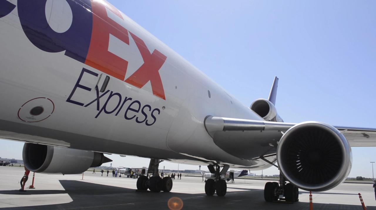 China to probe FedEx after Huawei says parcels diverted