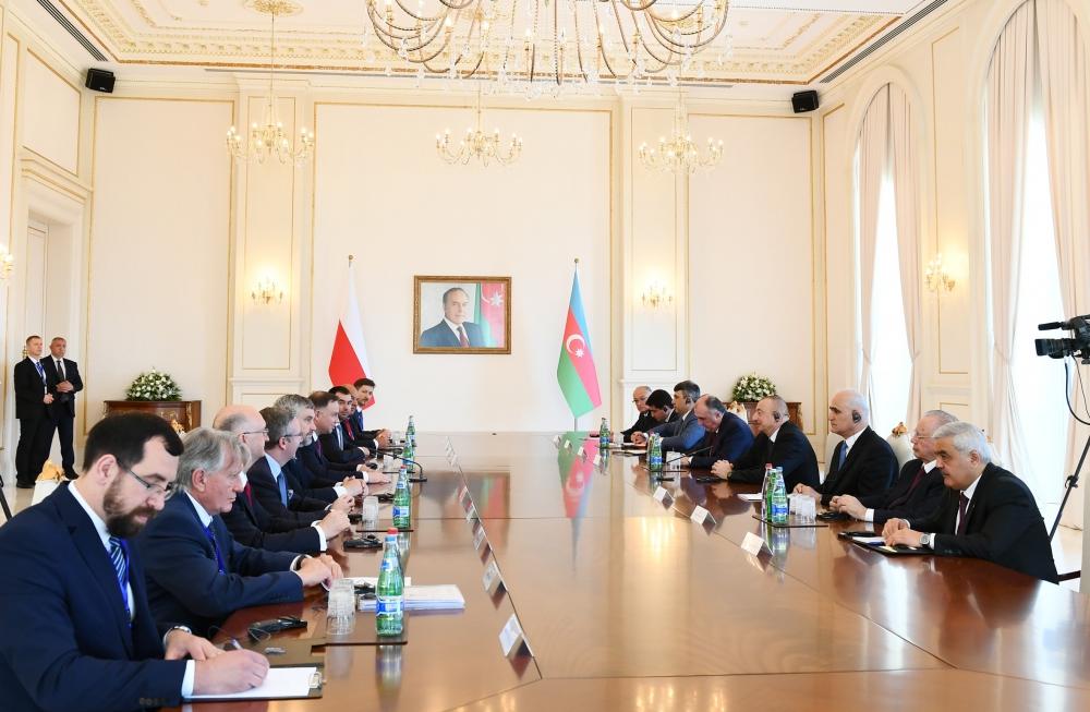 Azerbaijani, Polish presidents hold expanded meeting in Baku [PHOTO]
