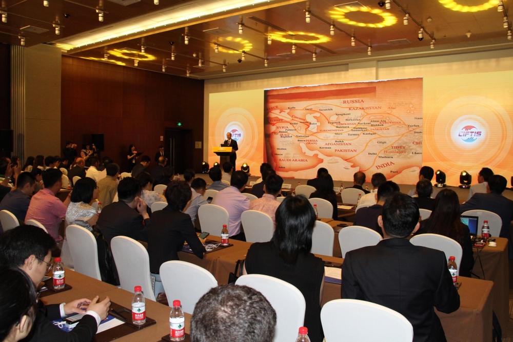Azerbaijan presents investment climate, economy in China