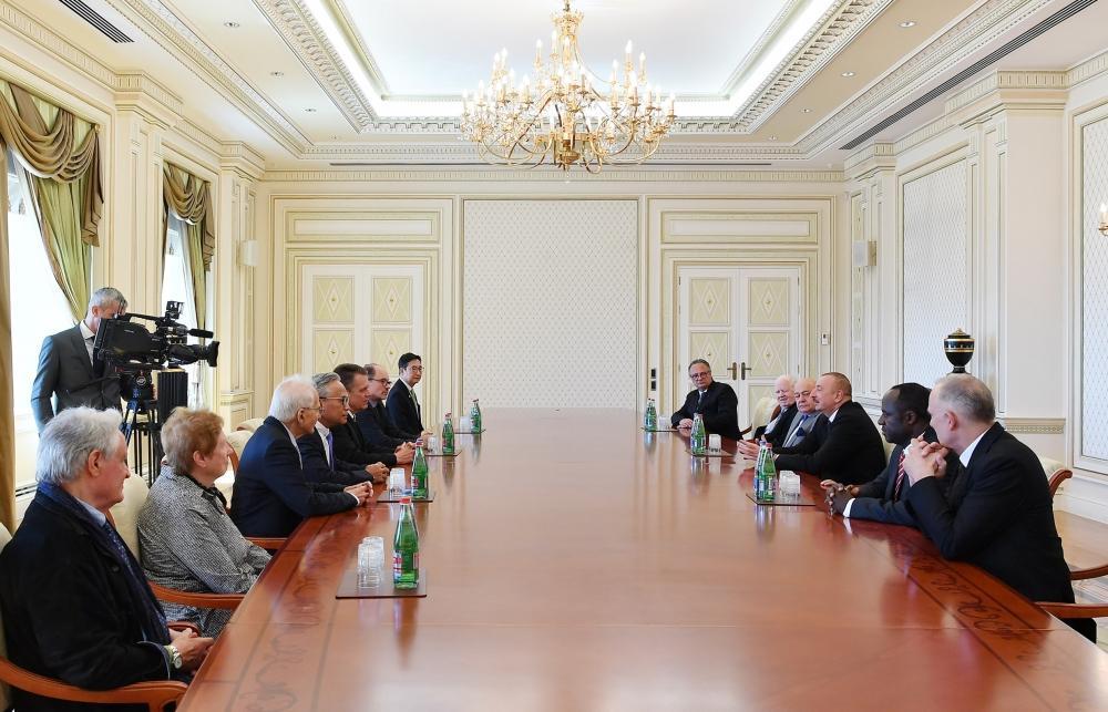 President Ilham Aliyev receives delegation of International Union of Architects [UPDATE]