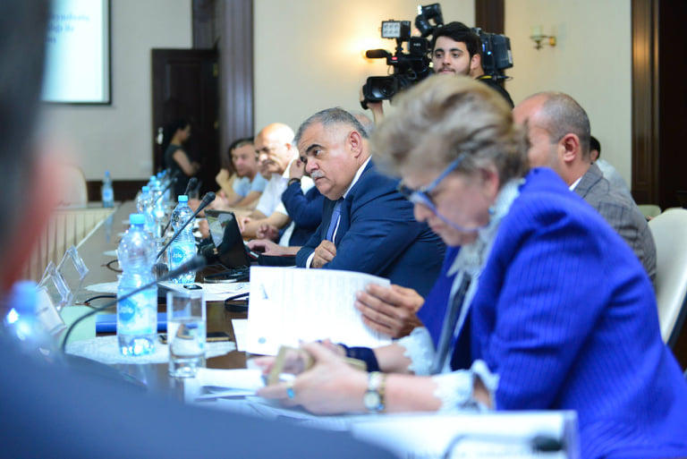 Round table discussions on 1st Caspian Economic Forum held in Baku [PHOTO] - Gallery Image
