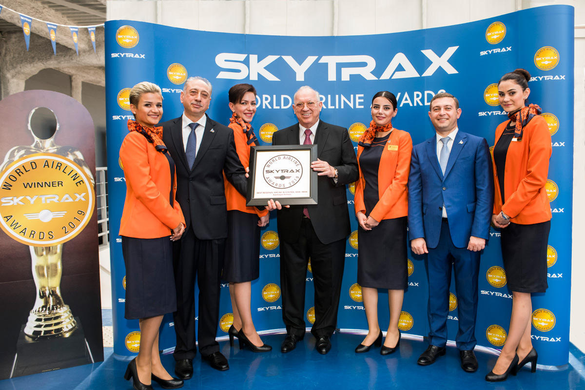 AZAL President Jahangir Asgarov takes part in work of Paris Air Show 2019 [PHOTO]