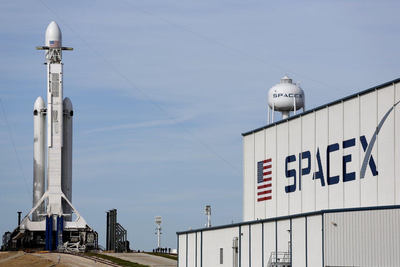 SpaceX loses contact with three Starlink satellites