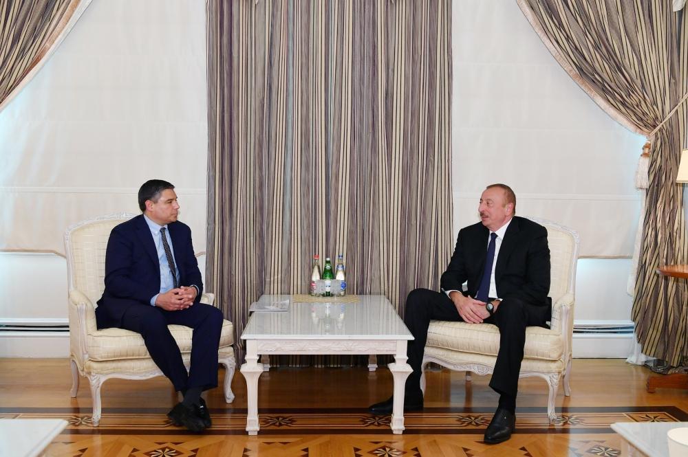 President Ilham Aliyev receives CEO of Baker Hughes, a GE company [UPDATE]