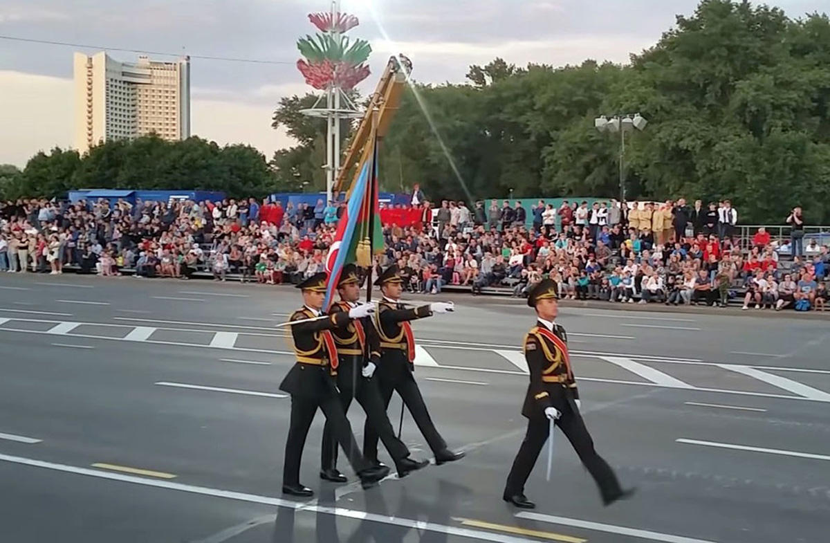 Azerbaijani servicemen take part in military parade in Belarus [PHOTO]