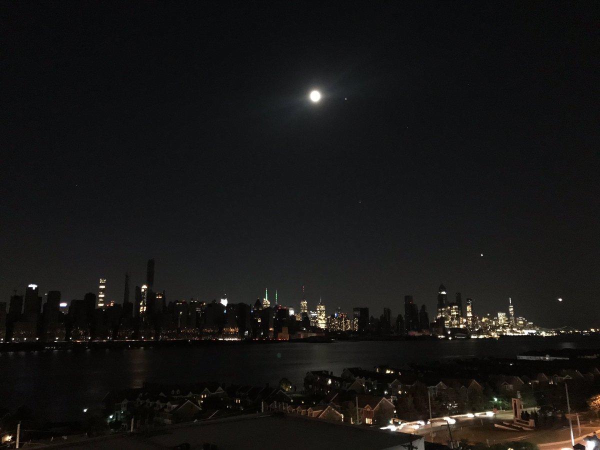 Large scale power outage hits parts of New York City leaving tens of