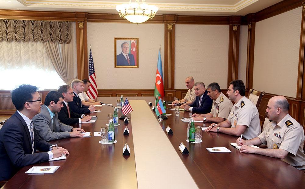Azerbaijani defense minister meets U.S. ambassador, new military attaché [PHOTO]