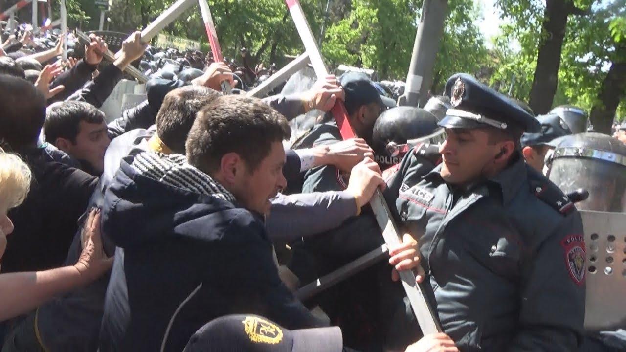 Armenian people turn away from Pashinyan