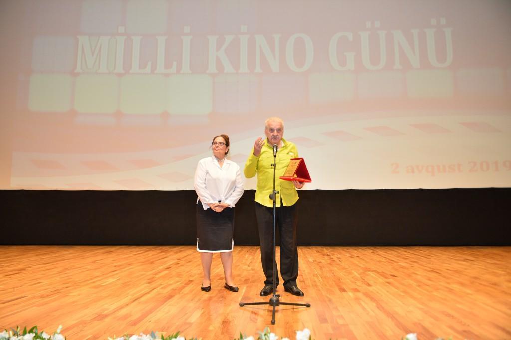 Cinema workers awarded in Baku [PHOTO]