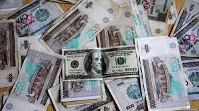 Dollar rate in Uzbekistan exceeds 8,800 soums for first time