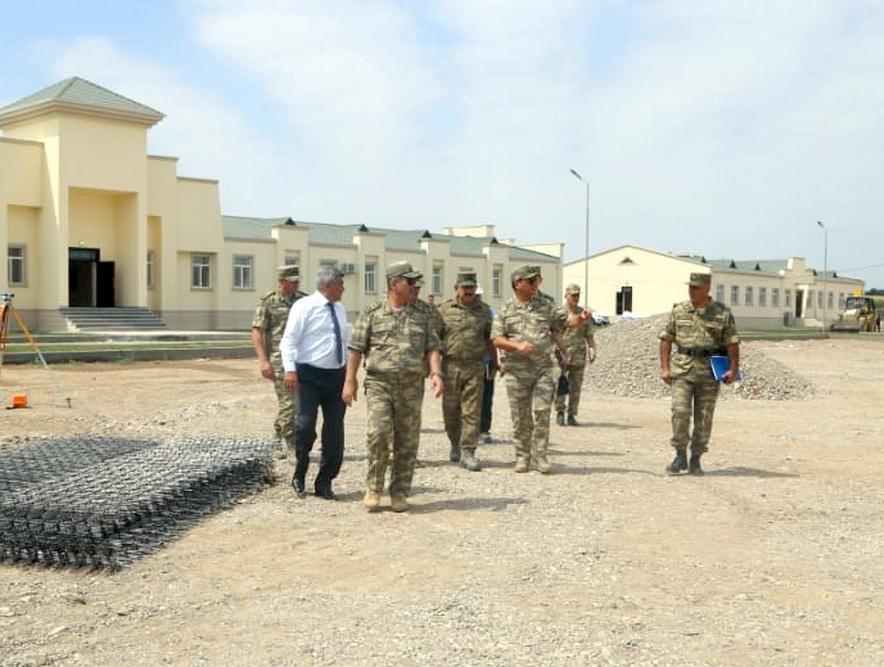 Azerbaijani defense minister visits military units at frontline [PHOTO/VIDEO]