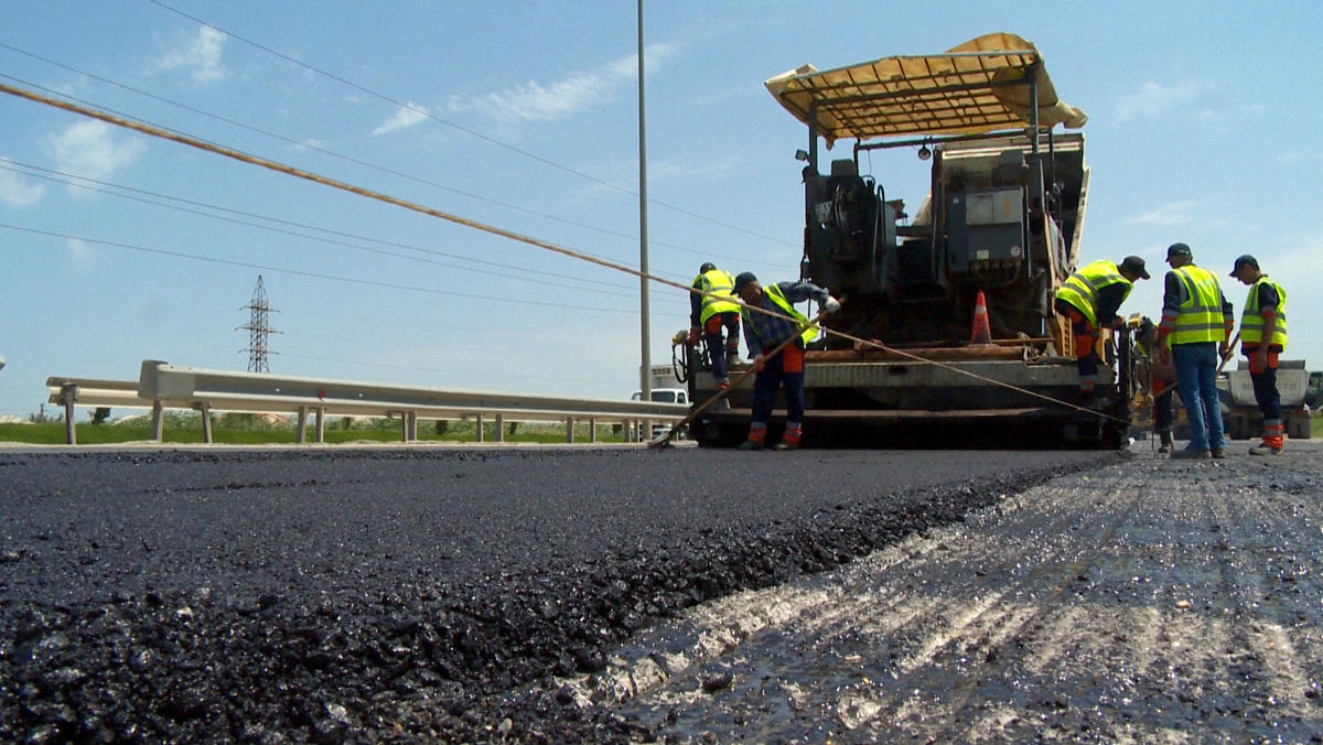 Azerbaijan commences repair works on Baku-Guba-state border with Russia highway