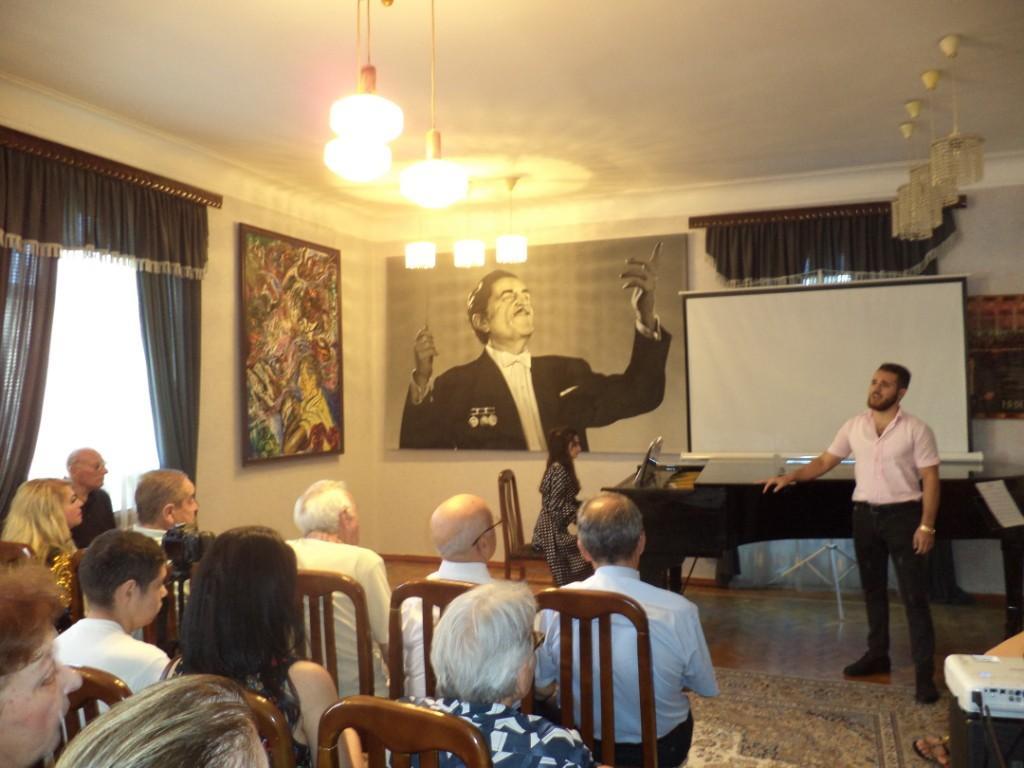 Memory of maestro Niyazi honored in Baku [PHOTO]