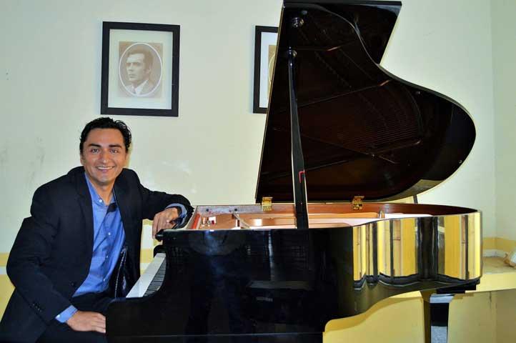 Famous Mexican pianist performs in Baku