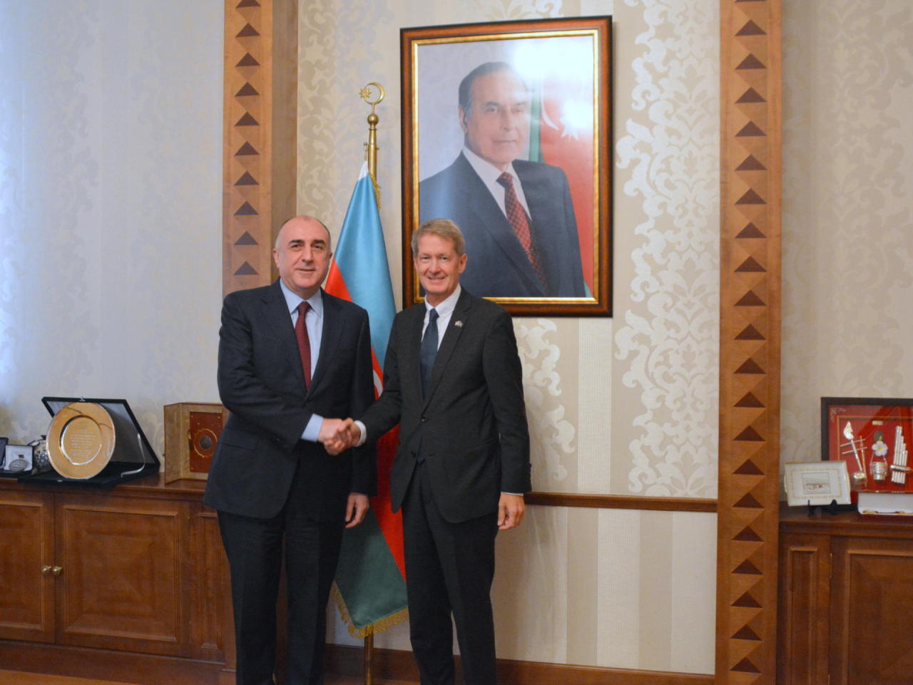 Azerbaijan, UK mull energy, economic cooperation