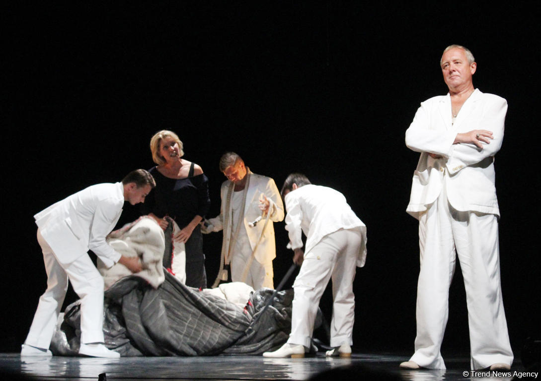 Russian theater stages "Medea" in Baku [PHOTO]