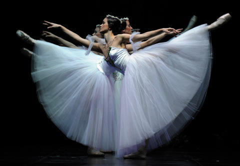 Opera & Ballet Theater to stage "Giselle"