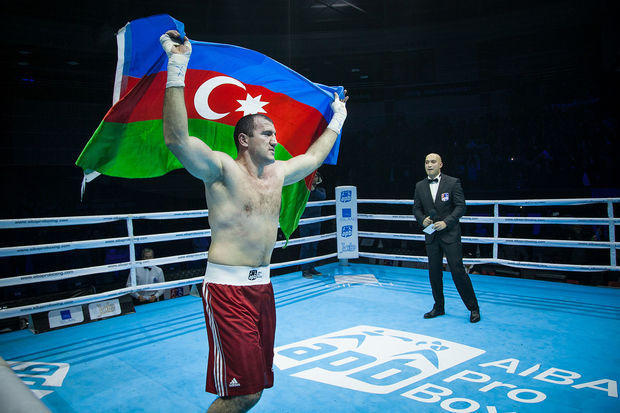 Azerbaijani boxer wins in first fight in New York