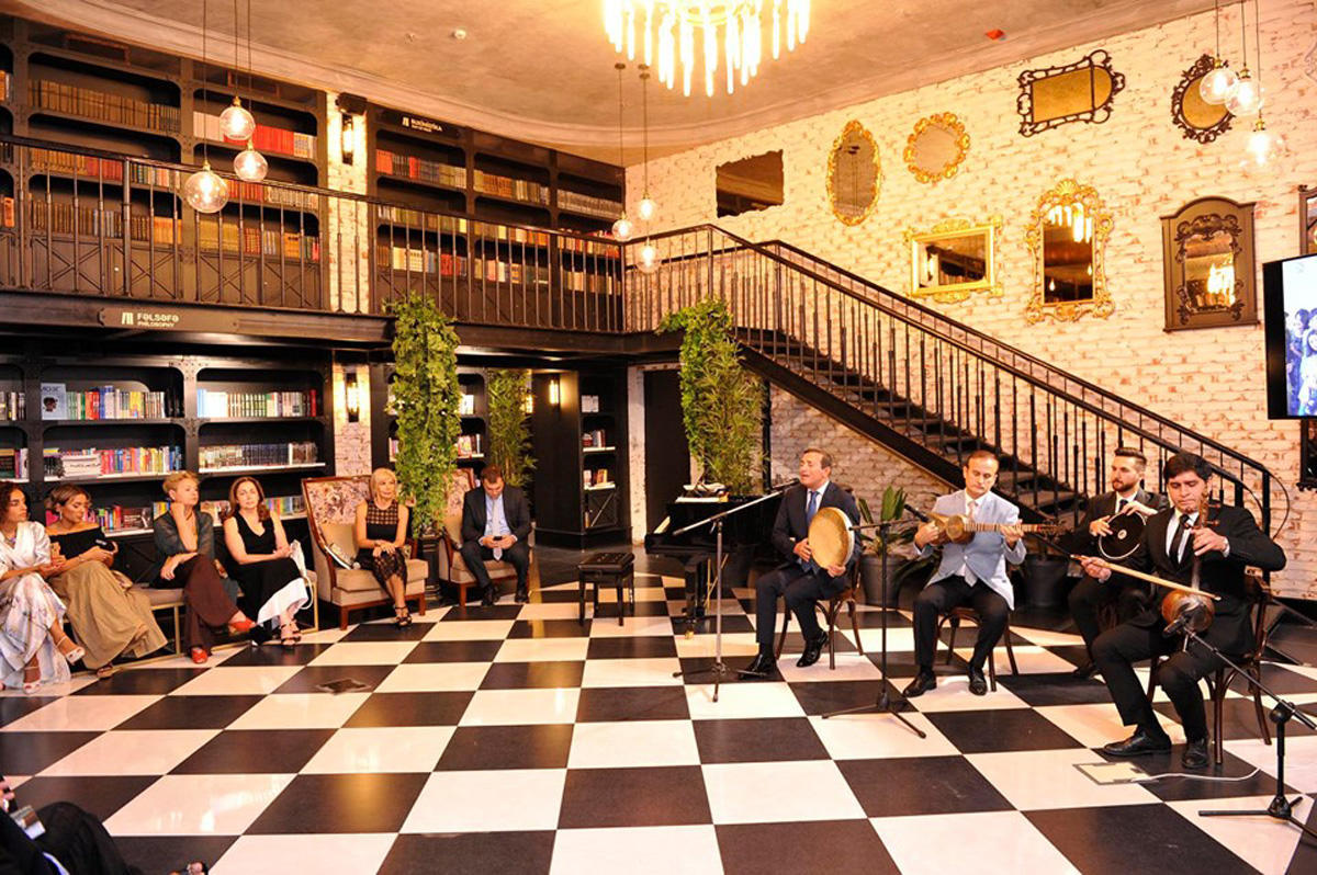 Baku book center