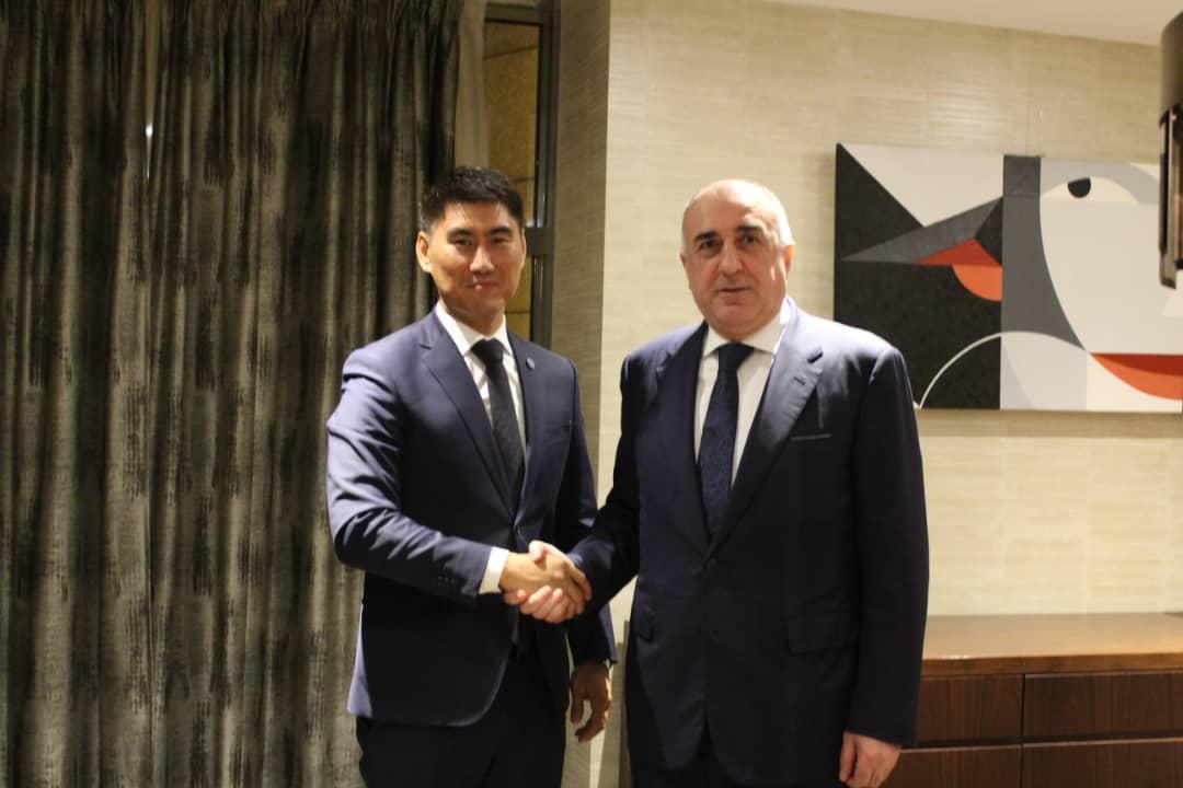 Azerbaijani FM meets Kyrgyz counterpart