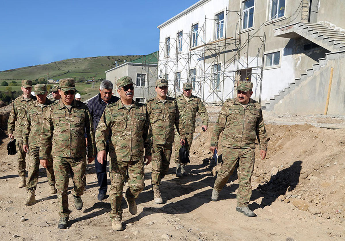 Azerbaijan’s defense minister visits military units under construction on frontline [PHOTO]