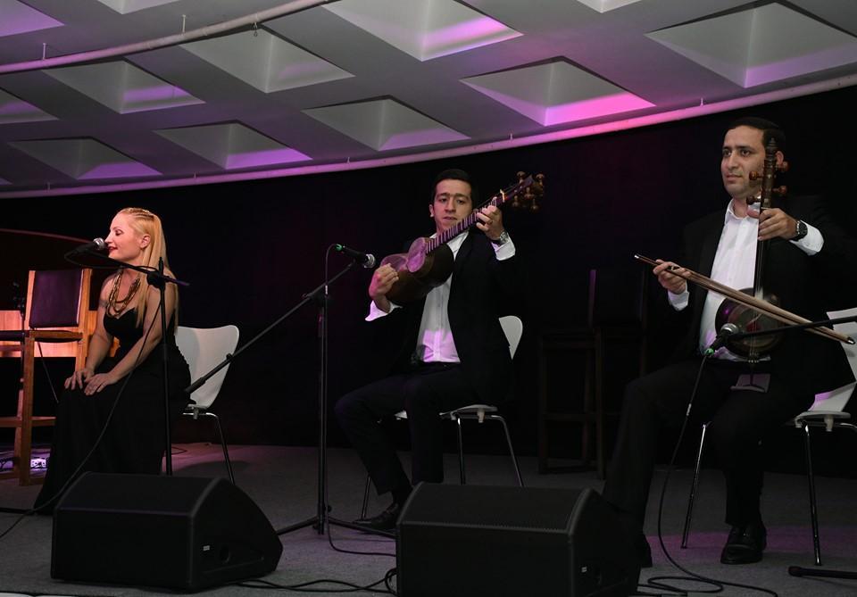 Greek singers wow Baku audience [PHOTO/VIDEO]