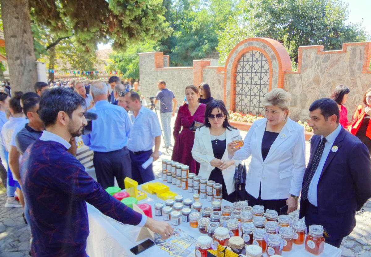 Sweets lovers gather at Honey Festival in Gakh [PHOTO] - Gallery Image