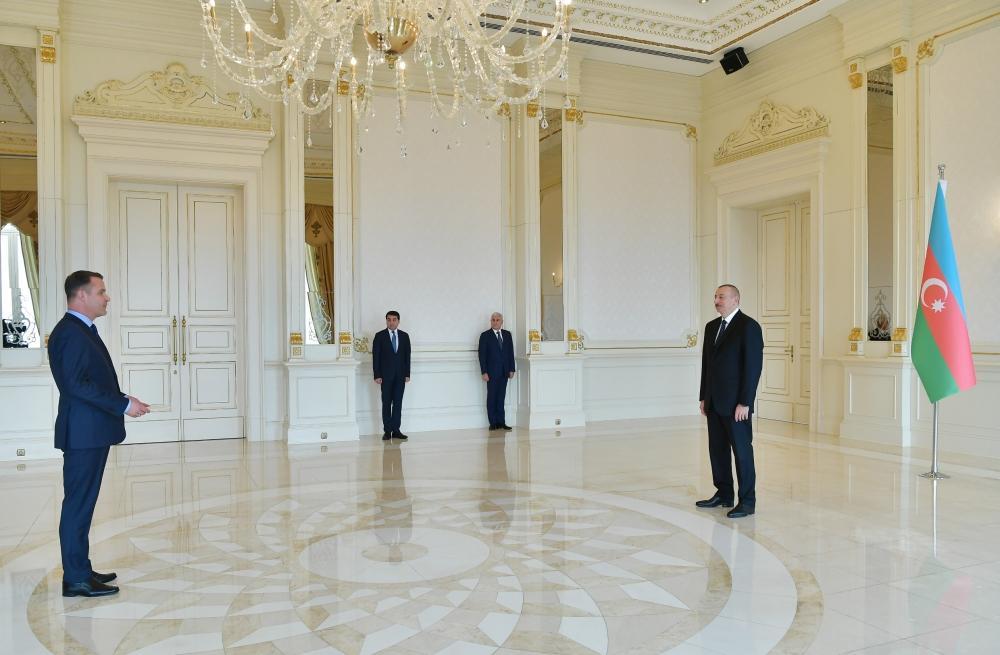 President Ilham Aliyev receives credentials of incoming Lithuanian ambassador [UPDATE]