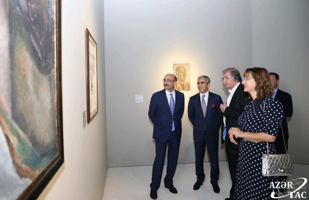 Works of national artist showcased at Heydar Aliyev Center [PHOTO/VIDEO]