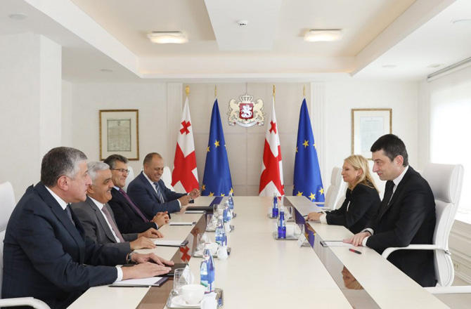 Georgian PM meets SOCAR president