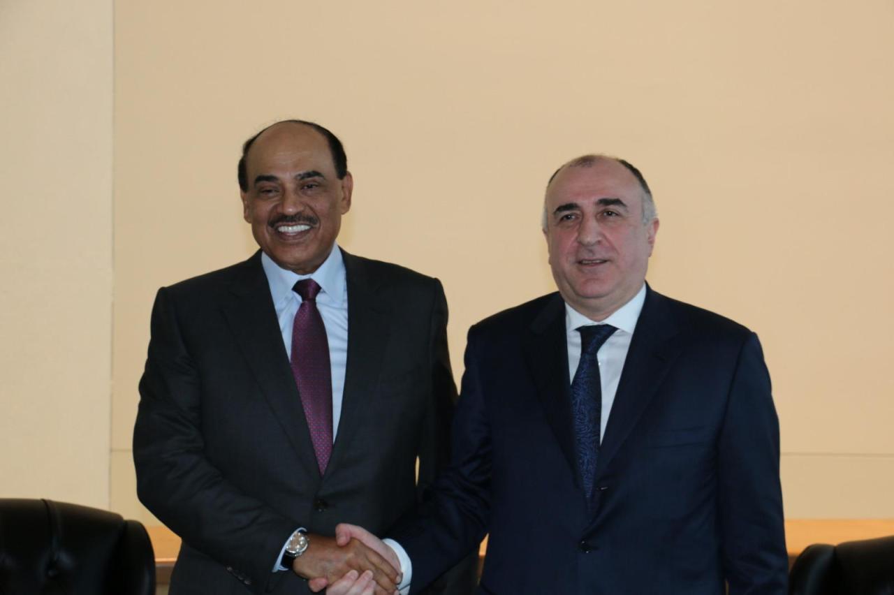 Azerbaijani FM meets with Kuwaiti counterpart