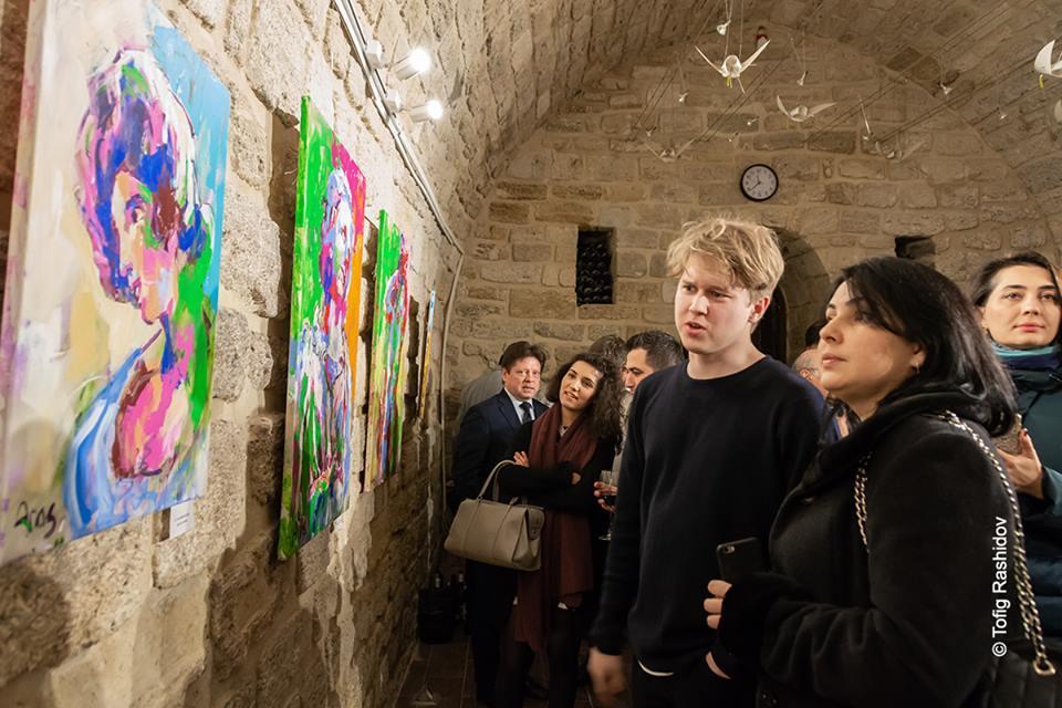 Swedish artist thrills art lovers in Baku [PHOTO]