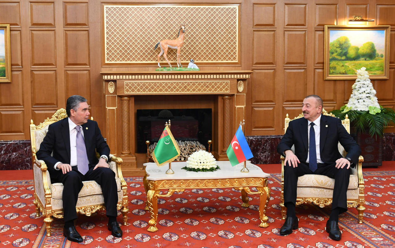 Azerbaijani, Turkmen presidents meet in Ashgabat [UPDATE]