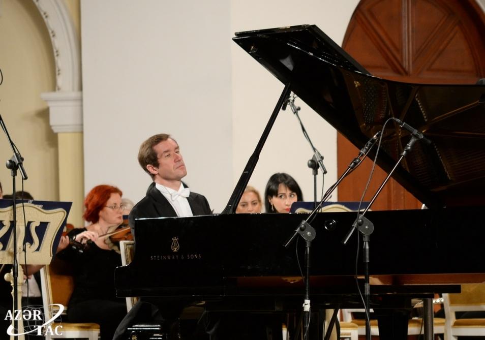 Russian pianist stuns audience in capital [PHOTO]