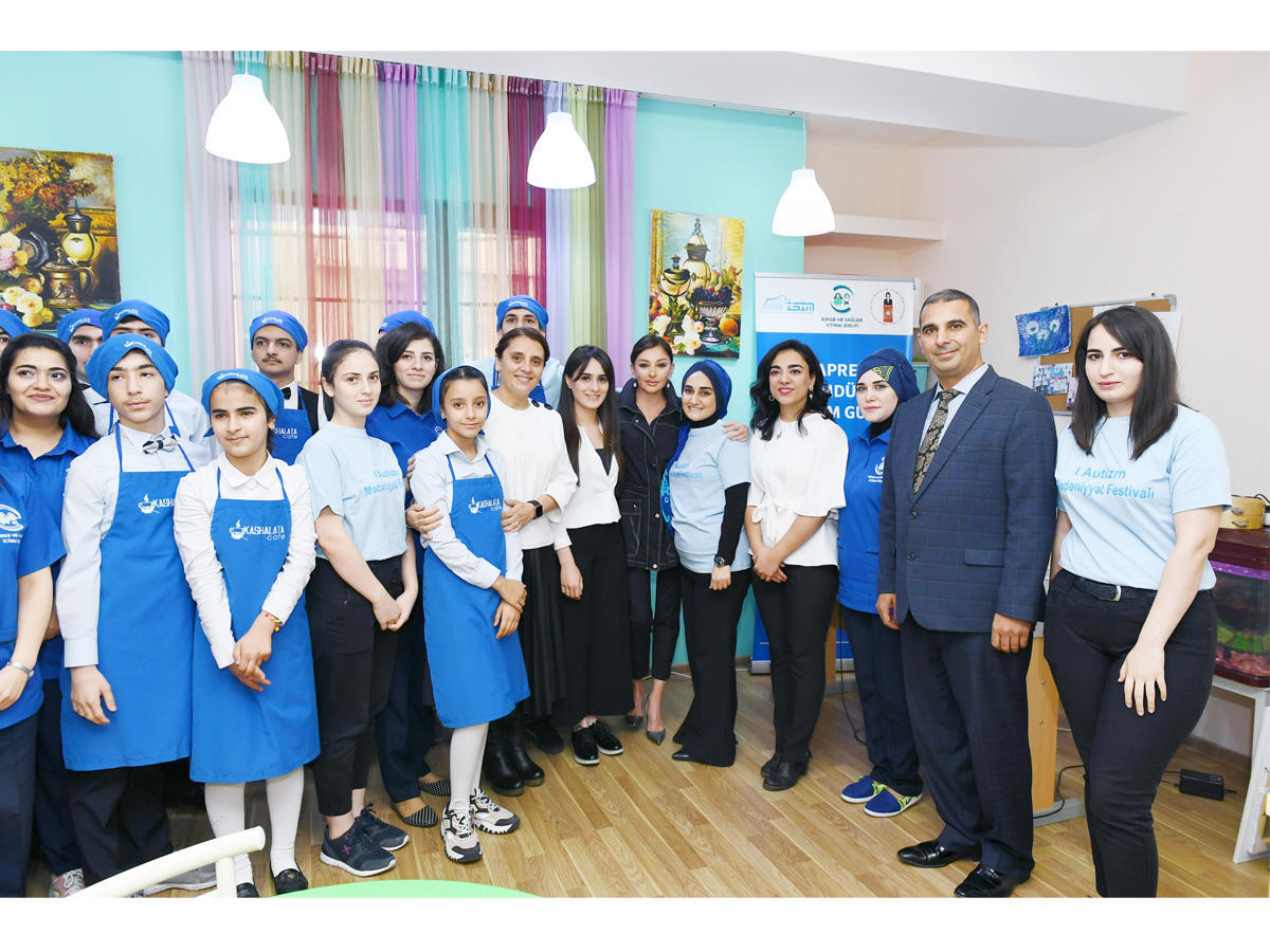 Azerbaijan's First VP visits Rehabilitation Center for children with autism [PHOTO]