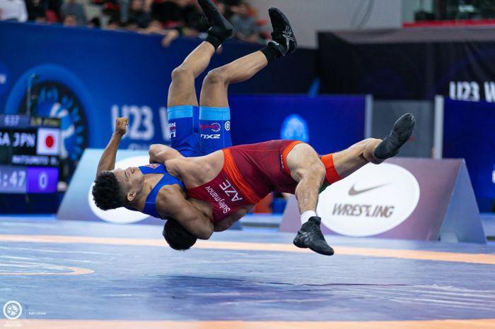 Azerbaijani wrestlers win silver, bronze at junior world championship