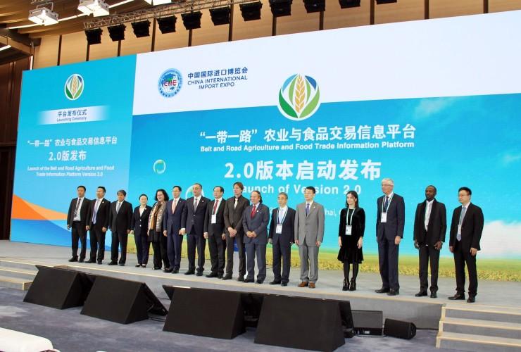 Products of local farmers presented in China [PHOTO]