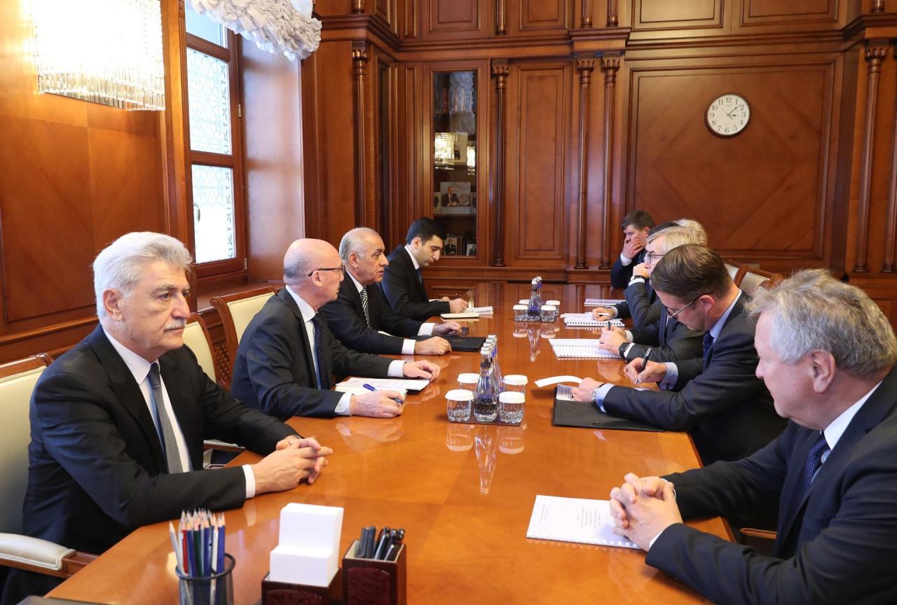 Azerbaijani PM meets Lithuanian parliamentary delegation