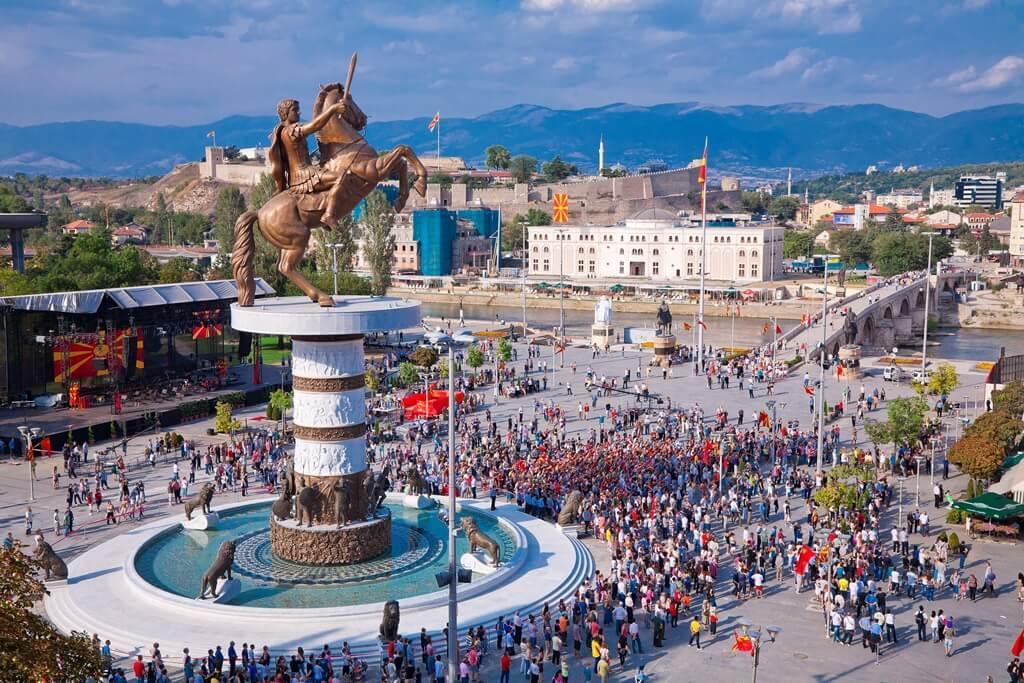 Tens of thousands of North Macedonian citizens join clean-up campaign