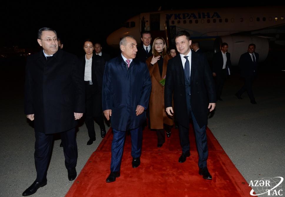 Ukrainian president arrives in Azerbaijan on official visit [PHOTO]