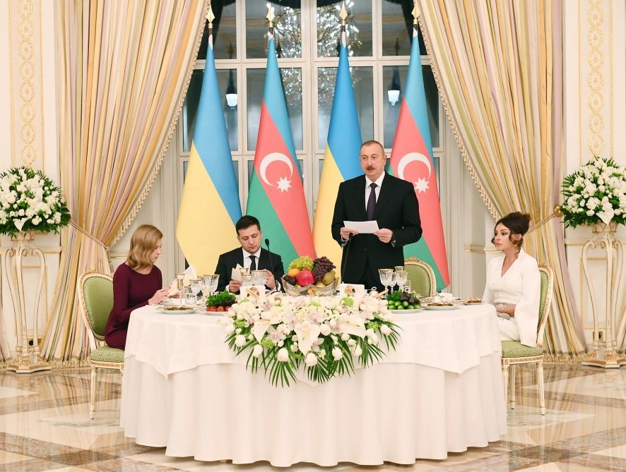 President Ilham Aliyev hosted official reception in honor of Ukrainian President Volodymyr Zelensky [UPDATE]