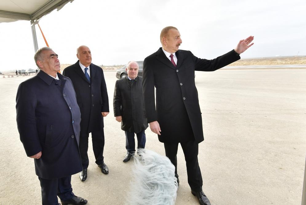 President Ilham Aliyev views construction at Baku-Guba-Russia state border highway [PHOTO] - Gallery Image