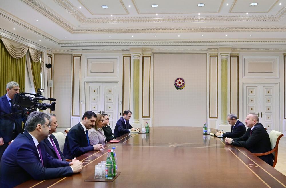 President Ilham Aliyev receives delegation led by Turkish minister of trade [PHOTO]